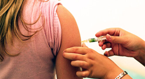 Ein kleiner Piks mit viel Wirkung. Die jährliche Grippeimpfung schützt einen selbst und das Umfeld. (c)Fotolia