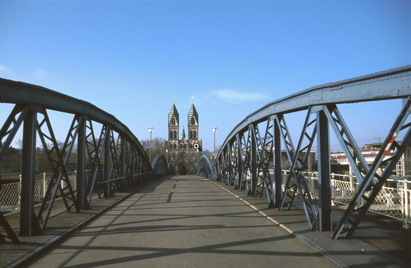 Blaue Brücke in Freiburg - © Werner Deck