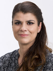 Dr. Chrissoula Kiote-Schmidt Dr. Chrissoula Kiote-Schmidt