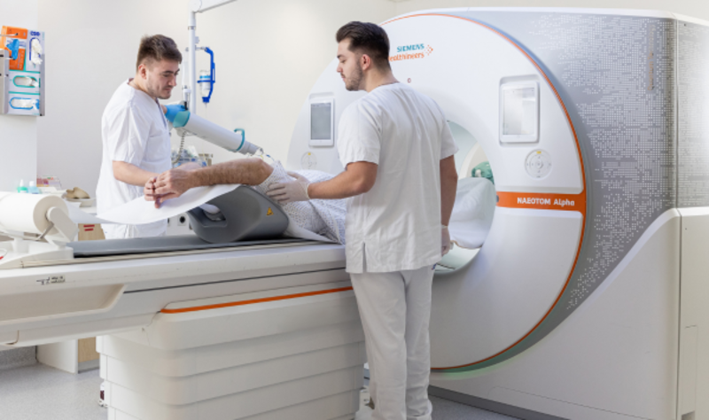 Dank neuester Technik dauert die Aufnahme nur wenige Minuten und ist sehr schonend. ©Universitätsklinikum Freiburg/Britt Schilling