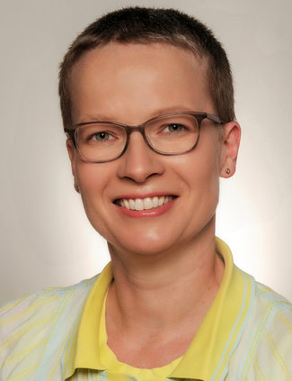  Dr. Claudia Wehr