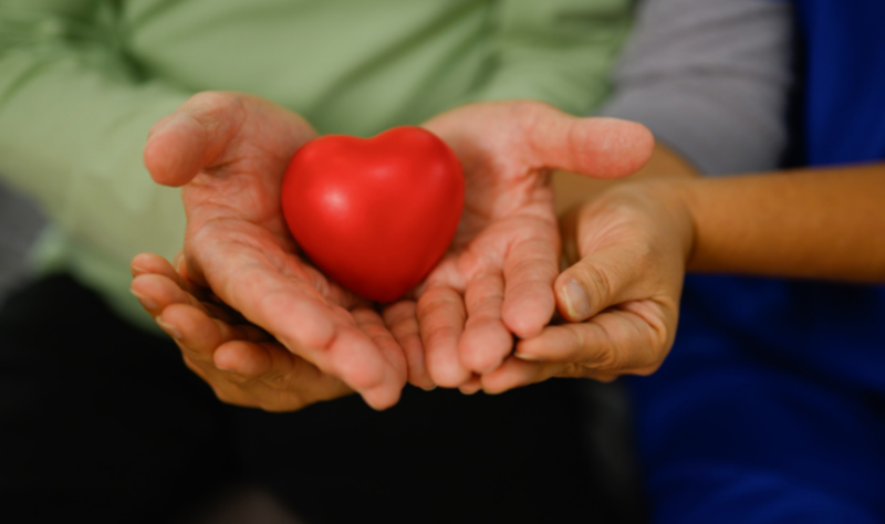 A healthy heart in old age is the result of preventive care, personalized treatment, and active patient participation. ©iStock/PrathanChorruangsak